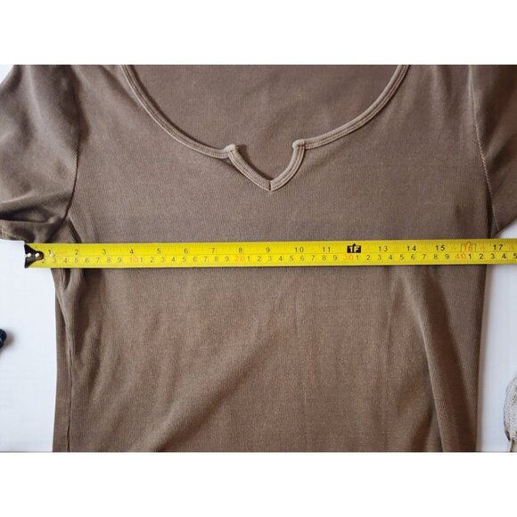Old Navy Women’s Grey Ribbed Notch Neck Top Size L Stretch Casual Tee - Picture 6 of 8